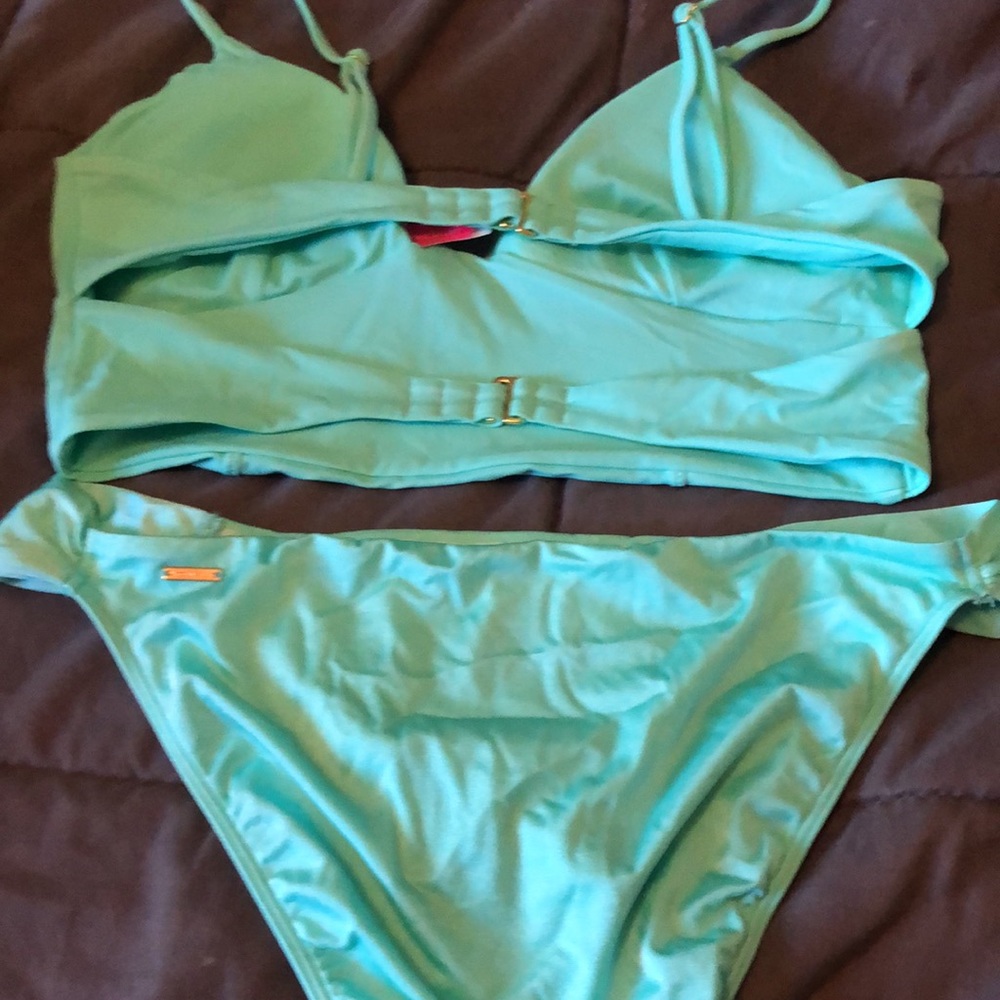 Turquoise bikini - Picture 2 of 2